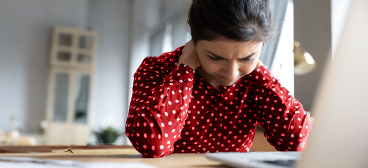 Infographic: How To Sit At Your Desk At Work