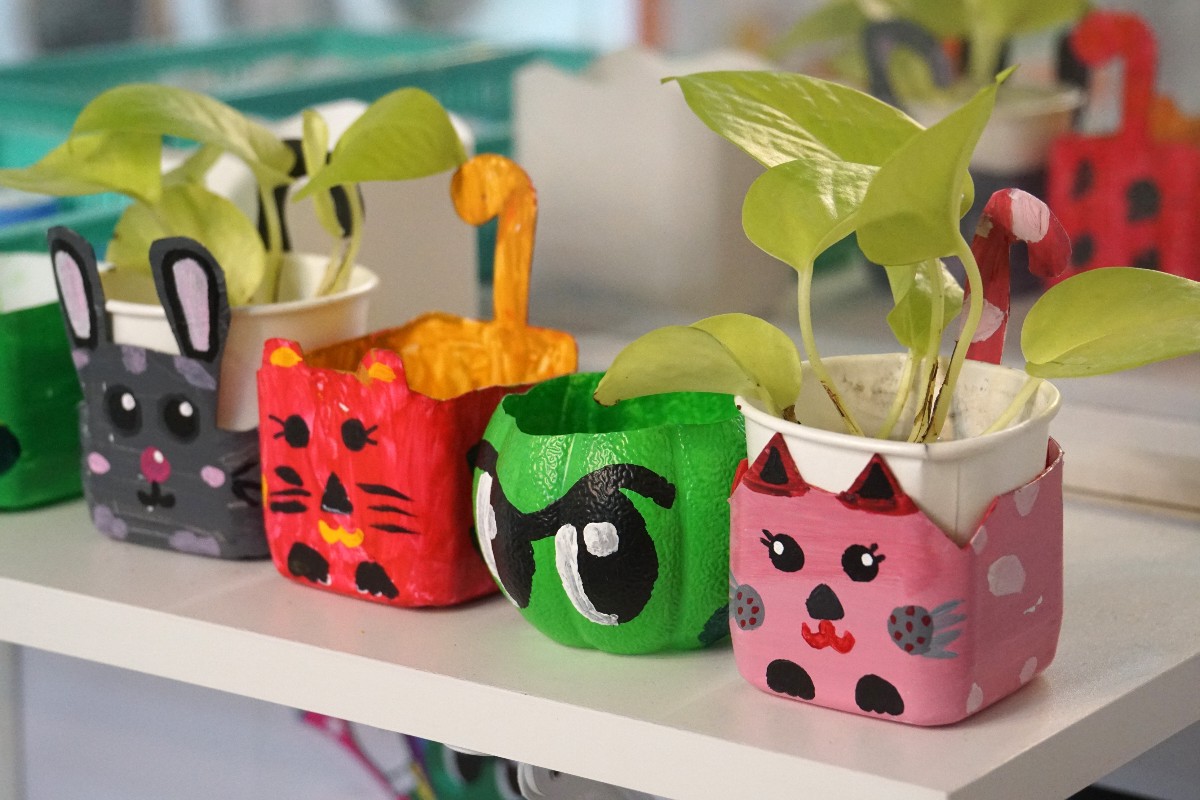 10 creative ways to reuse plastic at home