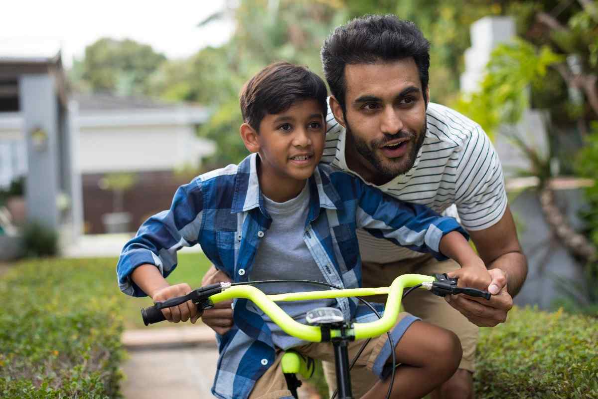Tips to follow when teaching your child how to ride a bicycle